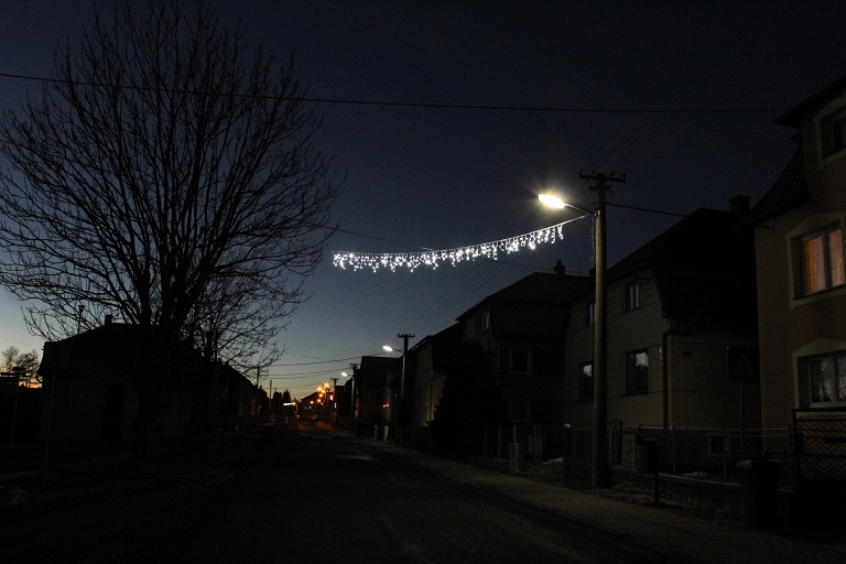 Vianočné LED cencúle zelené, studená biela 3m x 0,5m (114 LED)