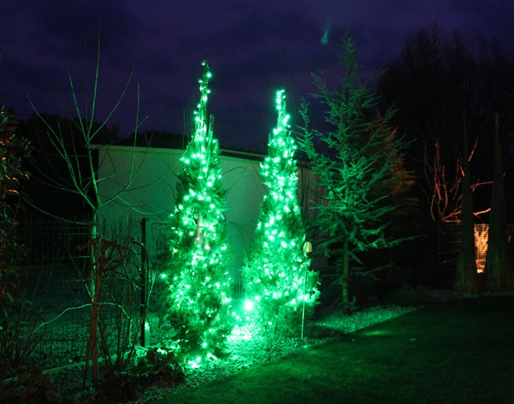 Vianočná LED svetelná reťaz tmavá, zelená LED 3 x 4m (180 LED)