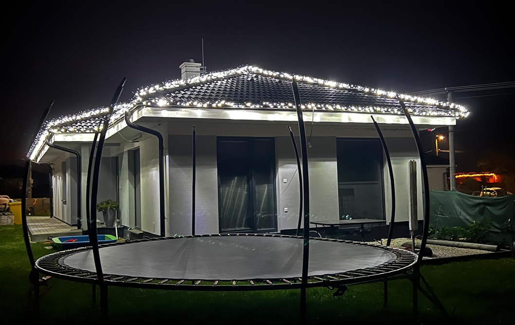 Svetelná LED reťaz čierna, studená biela LED FLASH 12m (150 + 30 FLASH LED)